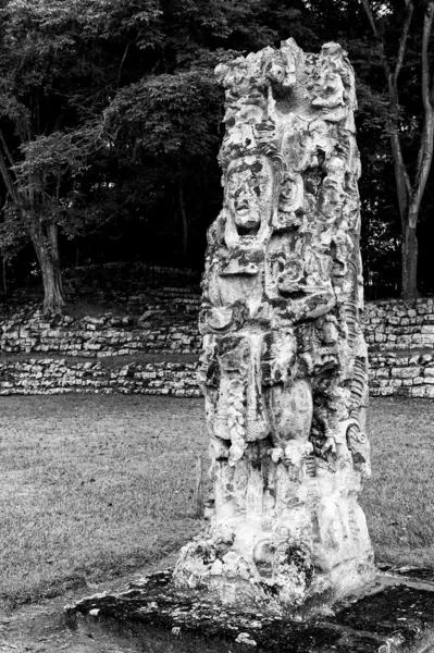 Symbole emblématique de la civilisation maya hondurienne au Copan — Photo