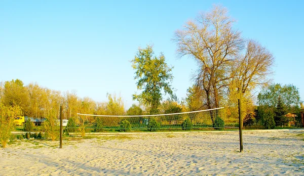 Volleyballnetz auf dem und — Stockfoto