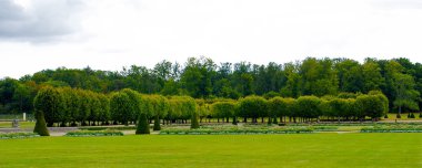 Kale Fontainebleau yaz aylarında güzel bir Bahçe