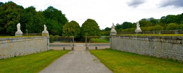 Trädgård av slottet fontainebleau — Stockfoto