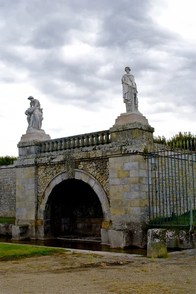 Architecture de l'étang du Château Fontainebleau — Photo