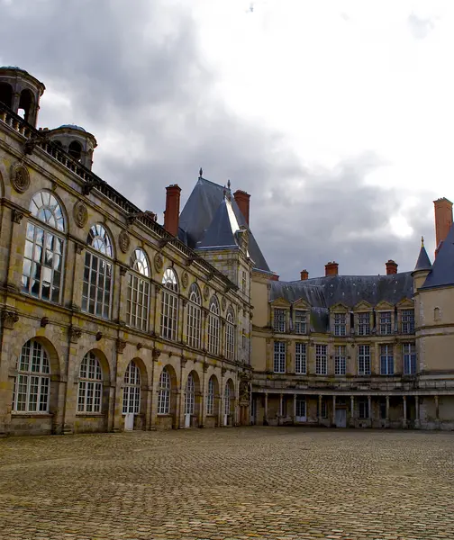 Zámek fontainebleau, Francie, 50 km od Paříže — Stock fotografie