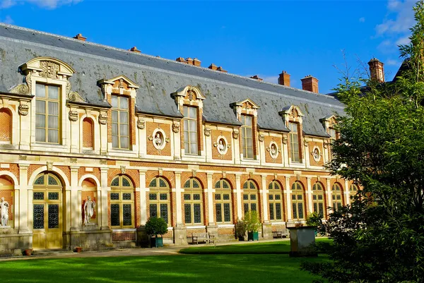 Kasteel van fontainebleau, Frankrijk, 50 mijl uit de buurt van Parijs — Stockfoto