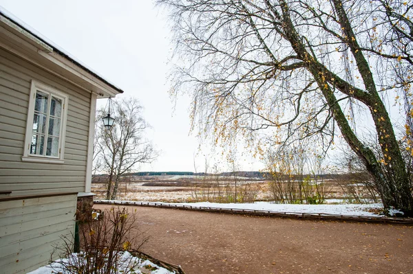 Alexandr Pushkin residencia en un pueblo Mihaylovskoe, Rusia — Foto de Stock