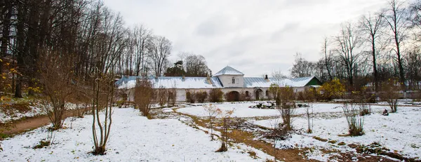 Monastery Sviatogorskiy in winter, Russia, where writer Alexandre Pushkin is burried — Stock Photo, Image