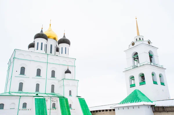 Ortodoxní církev pskov, Rusko, zima — Stock fotografie