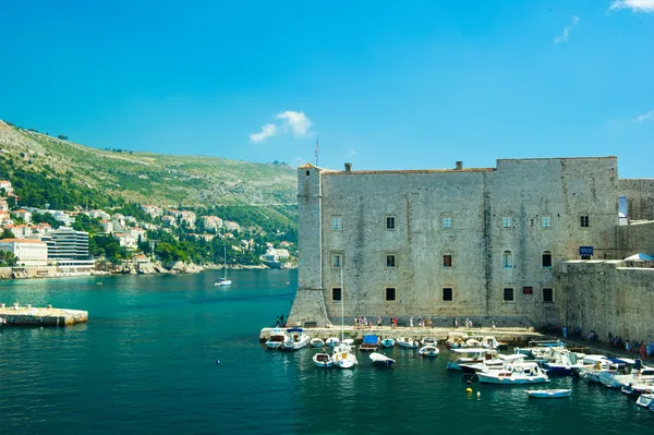 Poort van de oude stad van dubrovnik, Kroatië — Stockfoto