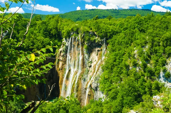 Beautiful waterfall in Croatia — Stock Photo, Image