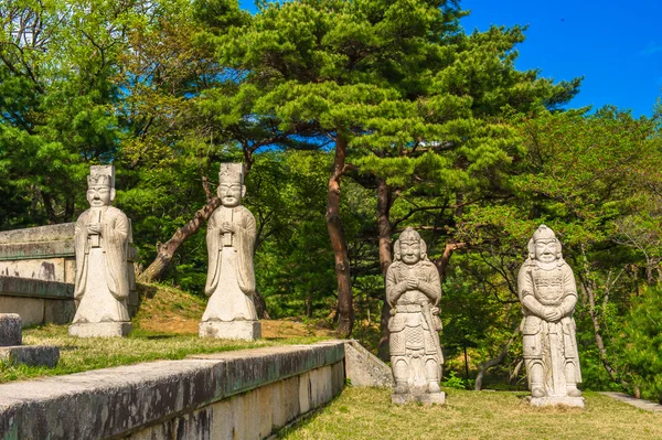 Tumba del rey Kongmin, un mausoleo del siglo XIV, Corea del Norte —  Fotos de Stock