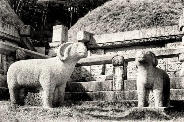 Túmulo do Rei Kongmin, um mausoléu do século XIV, Coreia do Norte — Fotografia de Stock