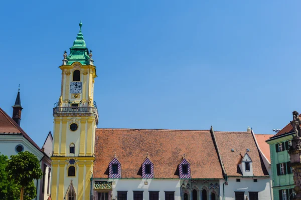 Architecture of Bratislava, capital of Slovakia, which lays on b — Stock Photo, Image