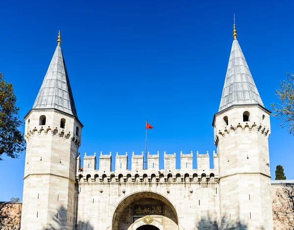 トプカピ宮殿、オスマン帝国のスルタンの主な居住地です。 — ストック写真