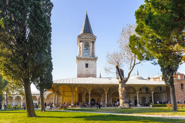 Topkapi-paleis, de hoofdverblijfplaats van de Ottomaanse sultans, is — Stockfoto