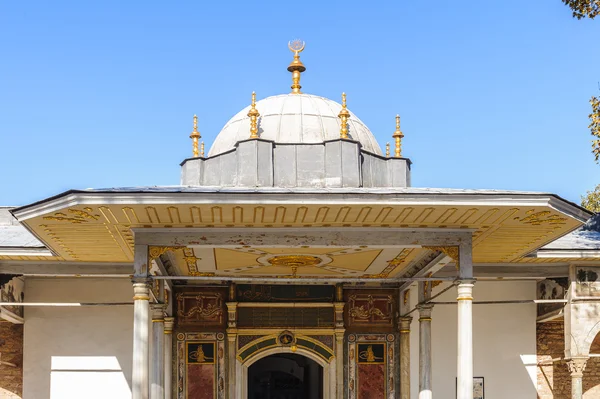 Topkapı Sarayı, Osmanlı Sultanlarının birincil ikametgahı olan