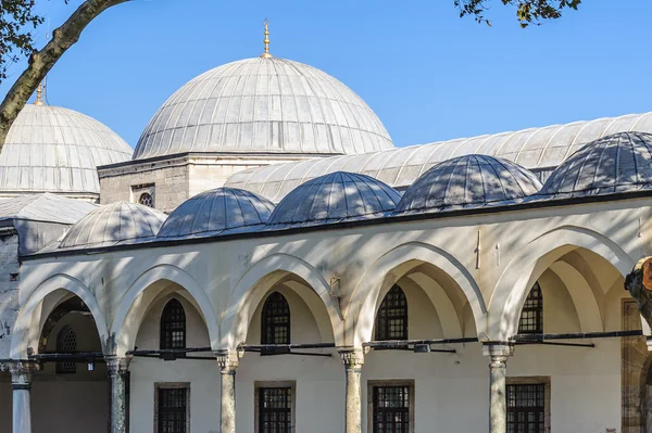 Palácio Topkapi, a residência principal dos sultões otomanos, é — Fotografia de Stock