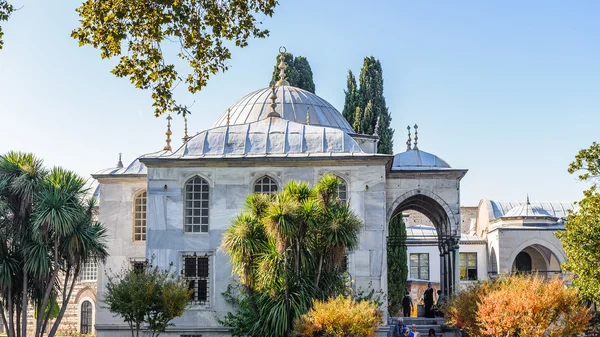 Topkapi Palace, the primary residence of the Ottoman Sultans, Is — Stock Photo, Image