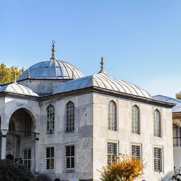 Palacio de Topkapi, la residencia principal de los sultanes otomanos, es —  Fotos de Stock