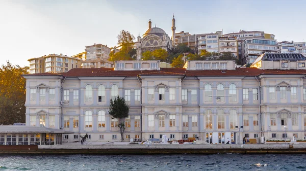 Vista desde el río Bósforo, Estambul, Turquía — Foto de Stock