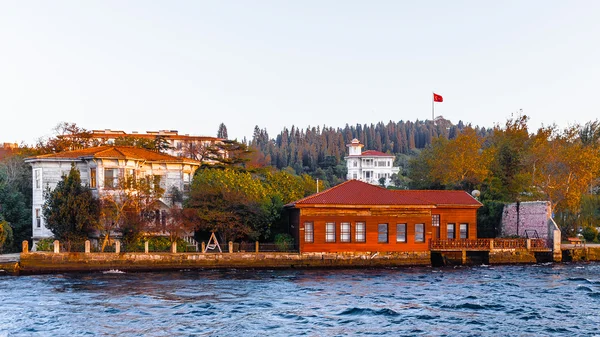 Vista dal fiume Bosforo, Istanbul, Turchia — Foto Stock