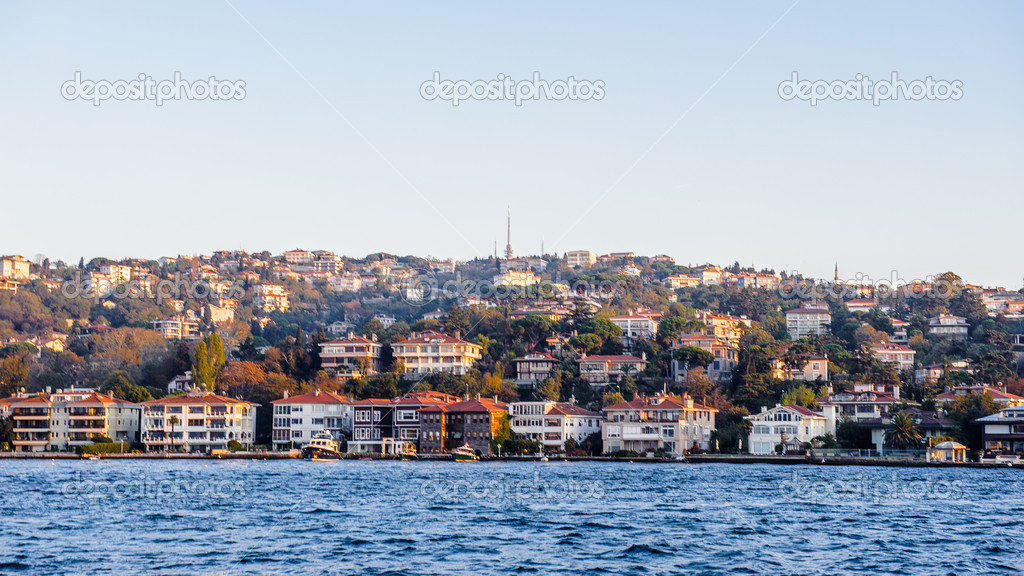 View from the Bosphorus river, Istanbul, Turkey — Stock Photo © Siempreverde 34946281