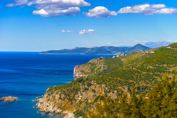 Budva riviera, kust van montenegro — Stockfoto