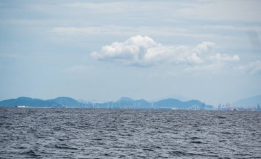 Geniş açılı derin deniz limanı ve nakliye istasyonu