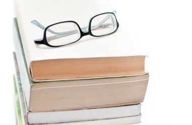 kitap ve gözlük