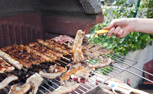BBQ no fim de semana de verão — Fotografia de Stock