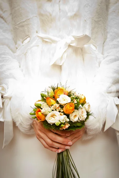 Sposa con un mazzo — Foto Stock