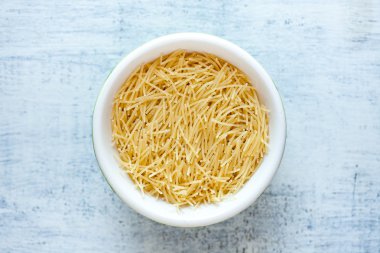 bir kase erişte makarna