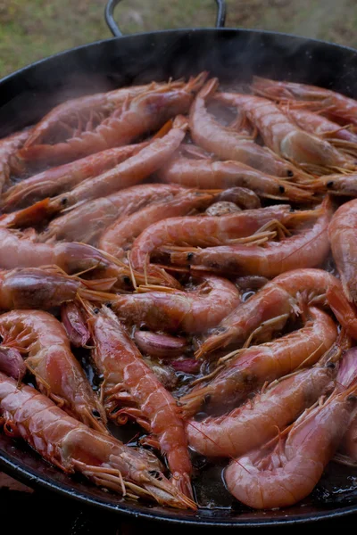 Langostinos a la parrilla con ajo, top tradicional —  Fotos de Stock