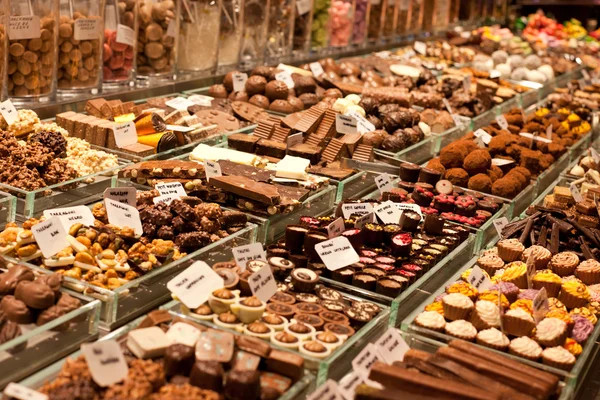 Chocolates en un mercado — Foto de Stock