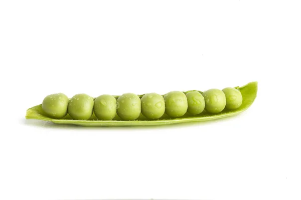 白色背景上的豌豆 — 图库照片