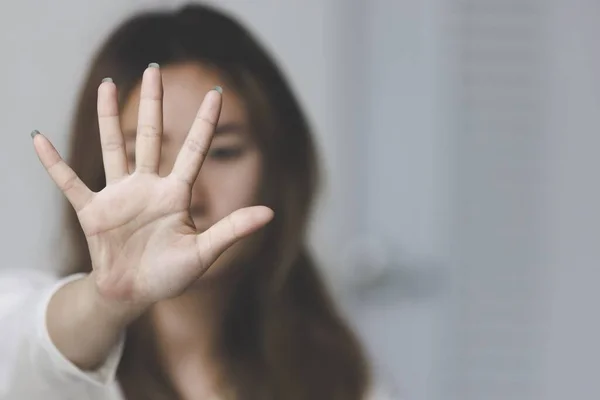Vrouw Steekt Haar Hand Campagne Tegen Geweld Tegen Vrouwen Waaronder — Stockfoto