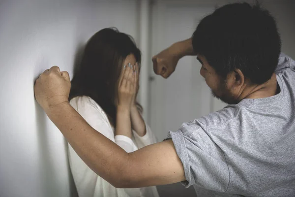 Man Attack Woman Fist Woman Conceals Her Face Fear Domestic — Stock Photo, Image