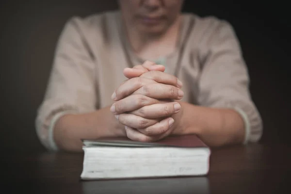 Händchen Halten Gebet Den Schriften Betet Gott Glauben Sie Das — Stockfoto