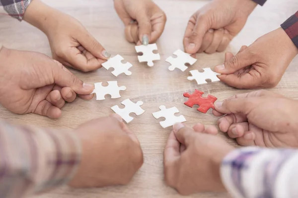 Group Business People Assembling Jigsaw Puzzle Concept Cooperation Teamwork Help — Foto Stock