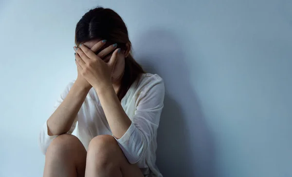 Egy Nőnek Olyan Problémái Vannak Amiket Nem Tud Megoldani Depresszió — Stock Fotó
