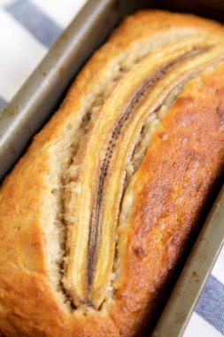 Ev yapımı muzlu ekmek, yan manzara. Yakın plan..