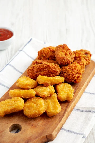 Homemade Crispy Fried Chicken Wings Nuggets Sweet Sour Sauce Rustic — Stock Photo, Image