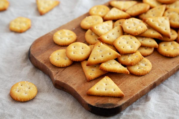 Homemade Salty Crackers Rustic Wooden Board Side View — Stock Photo, Image