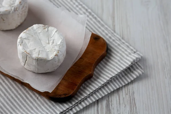 Alpine Blue Cheese Una Tavola Legno Rustico Vista Laterale Copia — Foto Stock