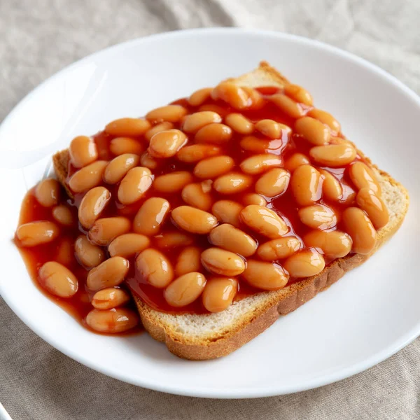 Deliziosi Fagioli Inglesi Sul Pane Tostato Vista Laterale Primo Piano — Foto Stock