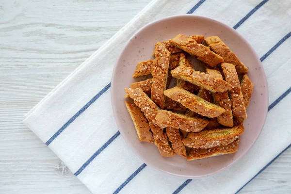Pistachios ve Citron 'lu ev yapımı İtalyan Cantuccini. Çıtır Pistachio ve Citron Kurabiyeleri. Metin için boşluk.
