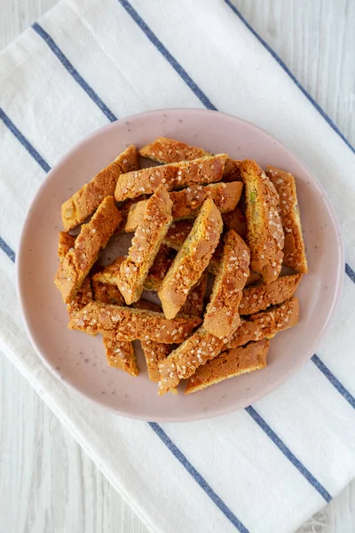 Pistachios ve Citron 'lu ev yapımı İtalyan Cantuccini. Çıtır Pistachio ve Citron Kurabiyeleri.