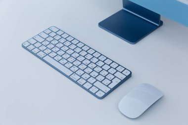 kablosuz klavye ve fare ile masaüstü bilgisayar. 