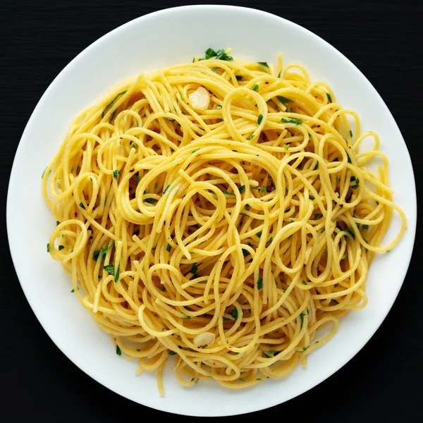 Házi Készítésű Spagetti Fokhagymával Olajos Tésztával Felülnézetből Lapos Fekvésű Felülről — Stock Fotó