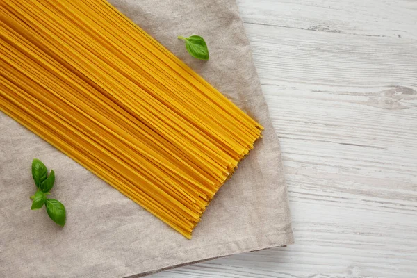 Raw Organic Spaghetti Pasta Bunch Ansicht Von Oben Flache Lage — Stockfoto