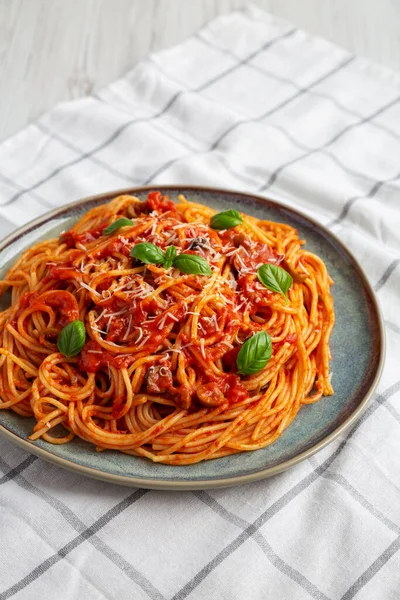 Homemade Spaghetti Olives Tomato Sauce Side View — Stock Photo, Image