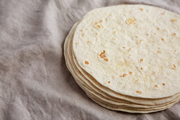 Ev yapımı Meksika Mısırlı Tortilla 'sı. Metin için boşluk.